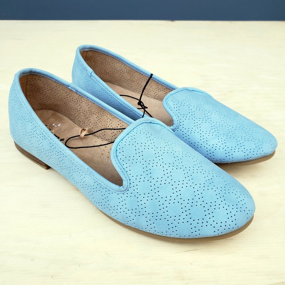 NWOT White Mt. Light Blue Olivia Slip On Shoes 8M